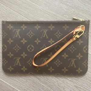louis vuitton wristlet / pouch / bag insert